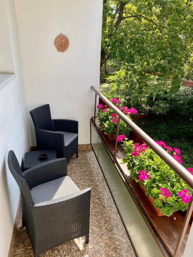 Apartment On Gellert Hill Downtown With Free Garage & Castle View Budapest Exterior foto