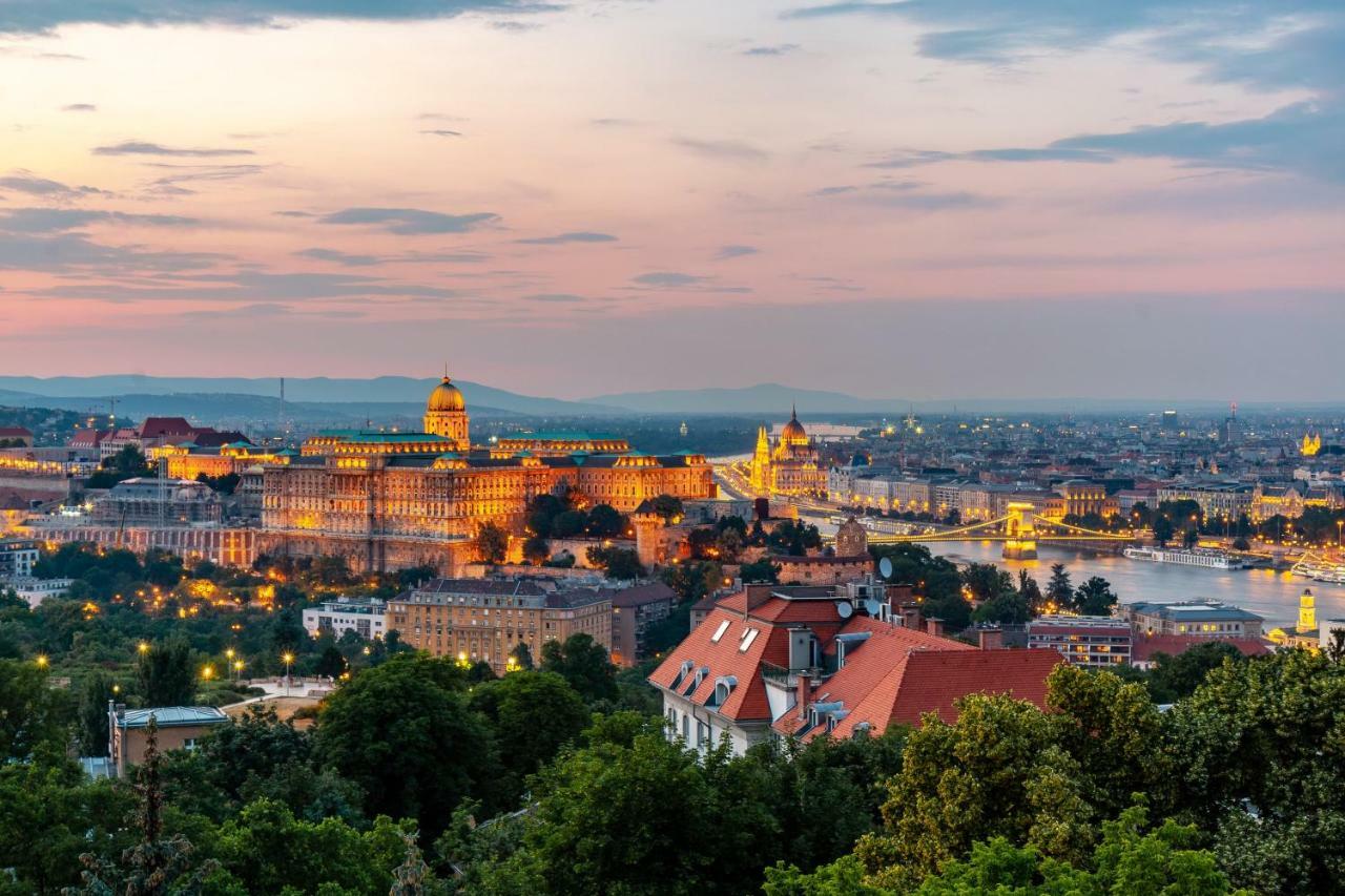 Apartment On Gellert Hill Downtown With Free Garage & Castle View Budapest Exterior foto