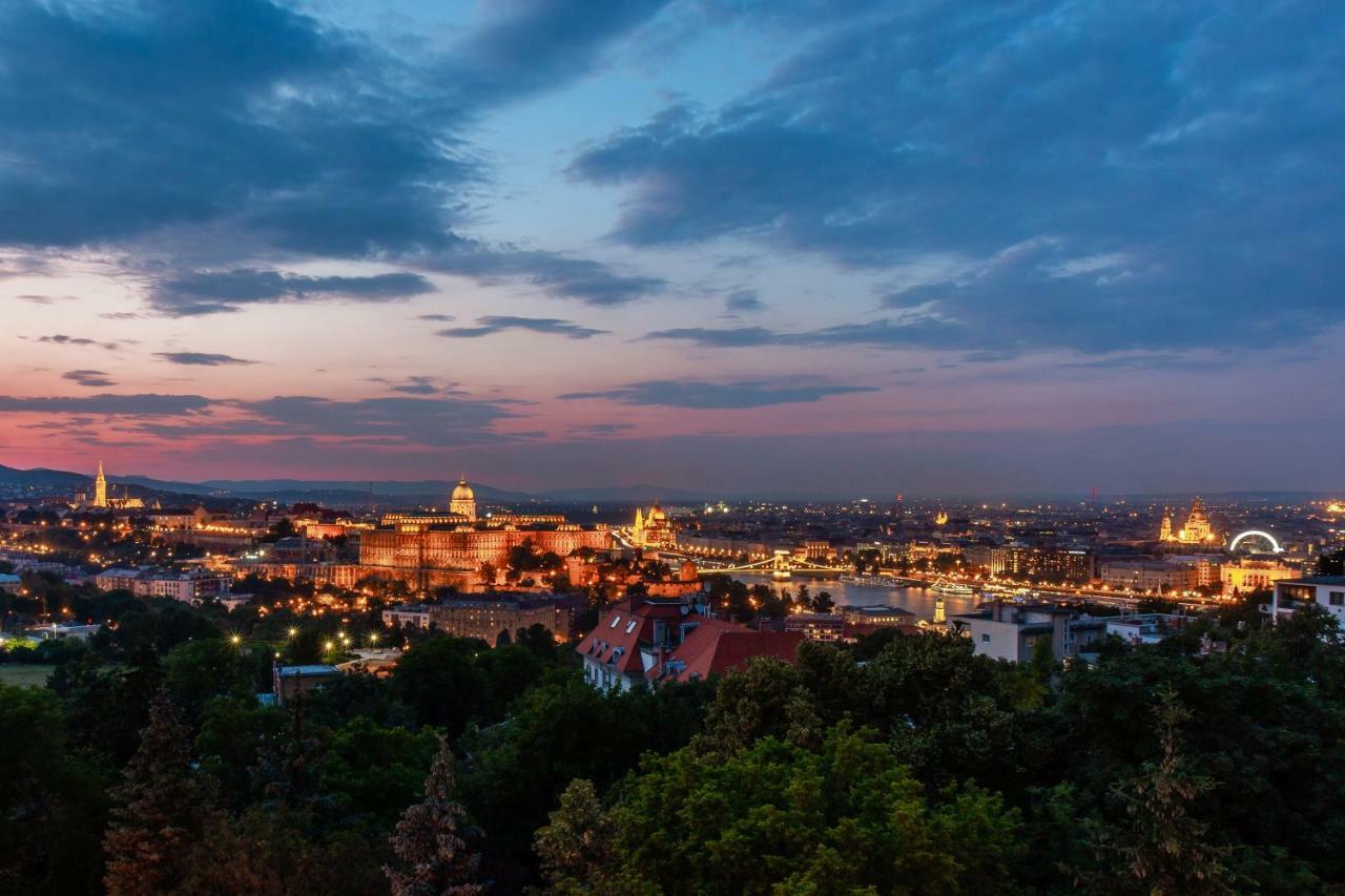 Apartment On Gellert Hill Downtown With Free Garage & Castle View Budapest Exterior foto